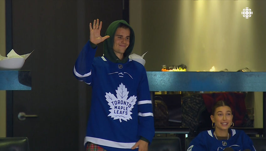 Bieber shows up to ACC in custom Leafs jersey for Game 6 - Article - Bardown