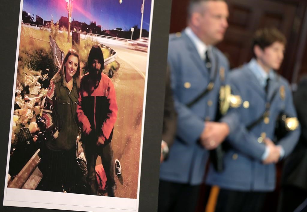 Woman who collected 400K in viral GoFundMe scam sentenced to prison National Globalnews.ca