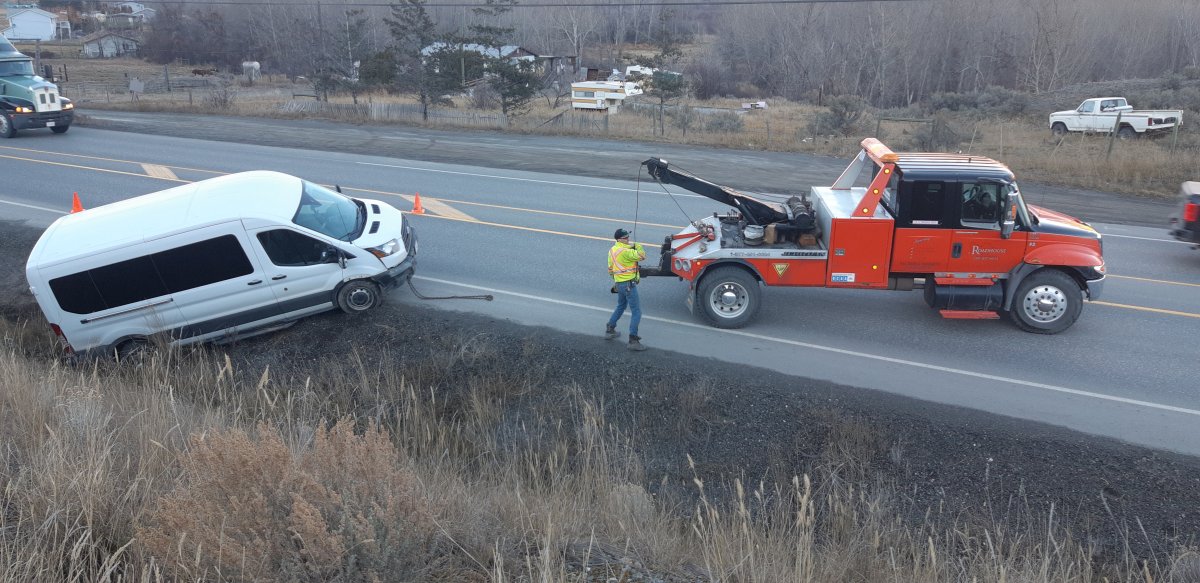 10 children, 2 adults injured in bus crash north of Cache Creek