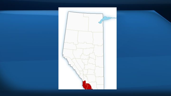 A wind warning was issued for parts of southwestern Alberta on Tuesday afternoon as Environment Canada cautioned people living in those areas that powerful wind gusts had the potential to be destructive.