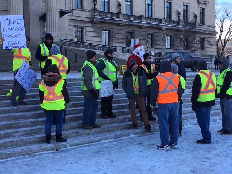 A crowd of Yellow vests\” gathered outside the Manitoba legislature on Saturday morning.