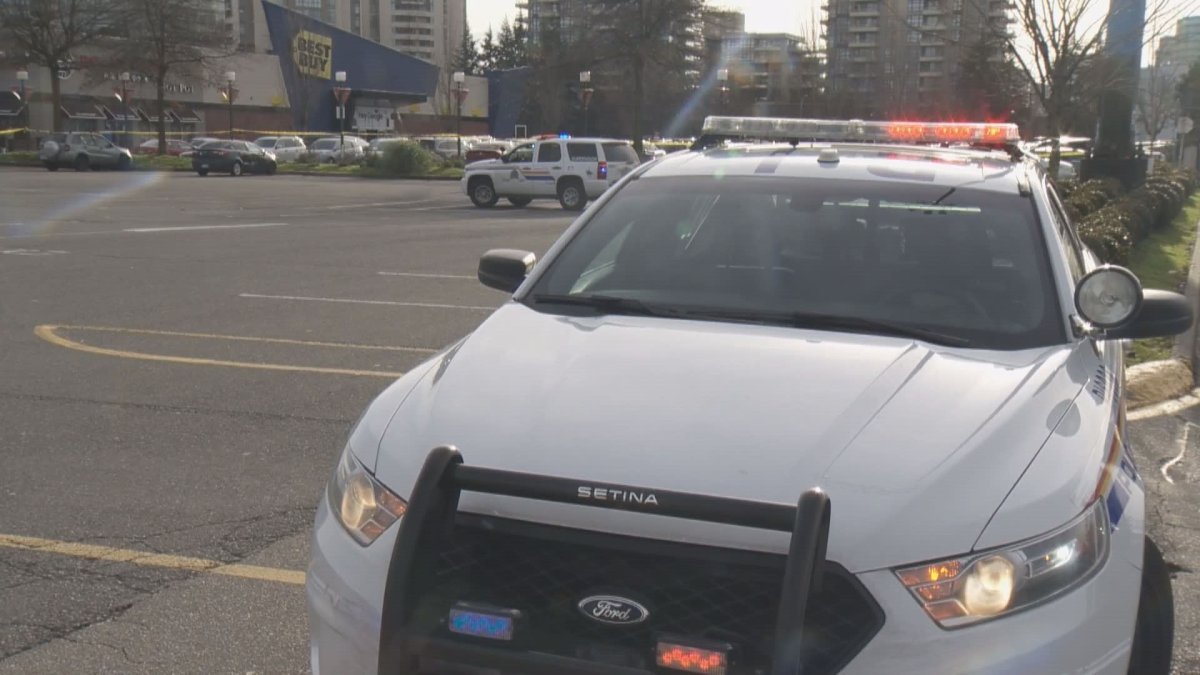 Richmond RCMP investigating early morning shooting at Landsdowne Centre - image