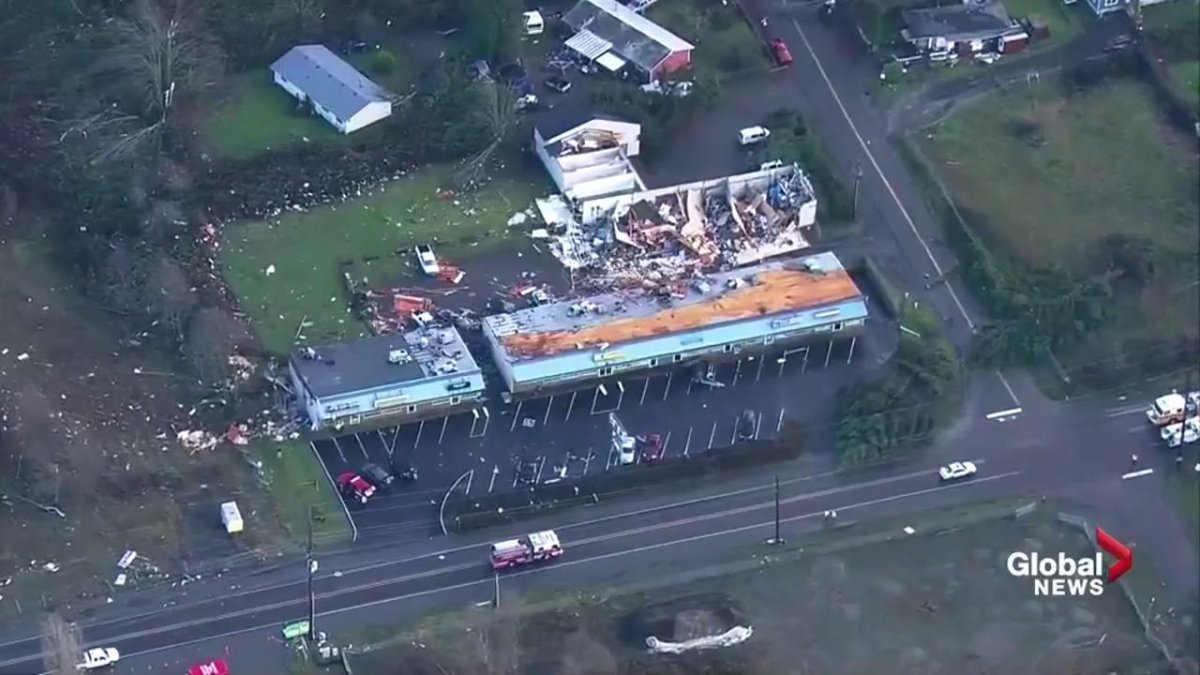 Tornado touches down in Port Orchard, Wash., leaving damage in its wake