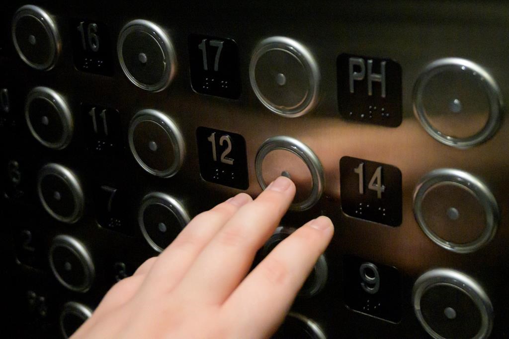 Large elevator companies are continually thumbing their noses at Ontario's largely impotent safety authority, the province's auditor-general has found.