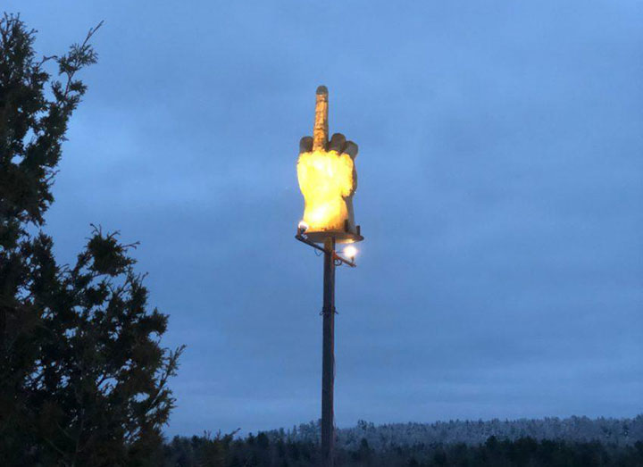 Vermont man erects giant middle-finger sculpture, flipping off local government - image