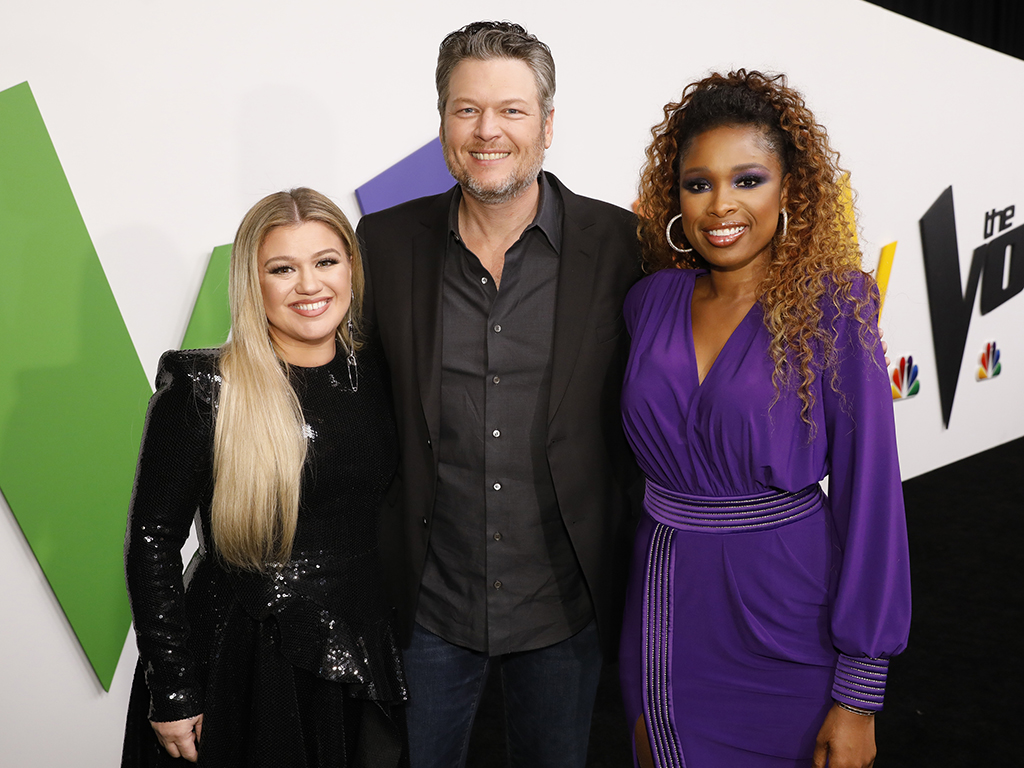 (L-R) Kelly Clarkson, Blake Shelton and Jennifer Hudson.
