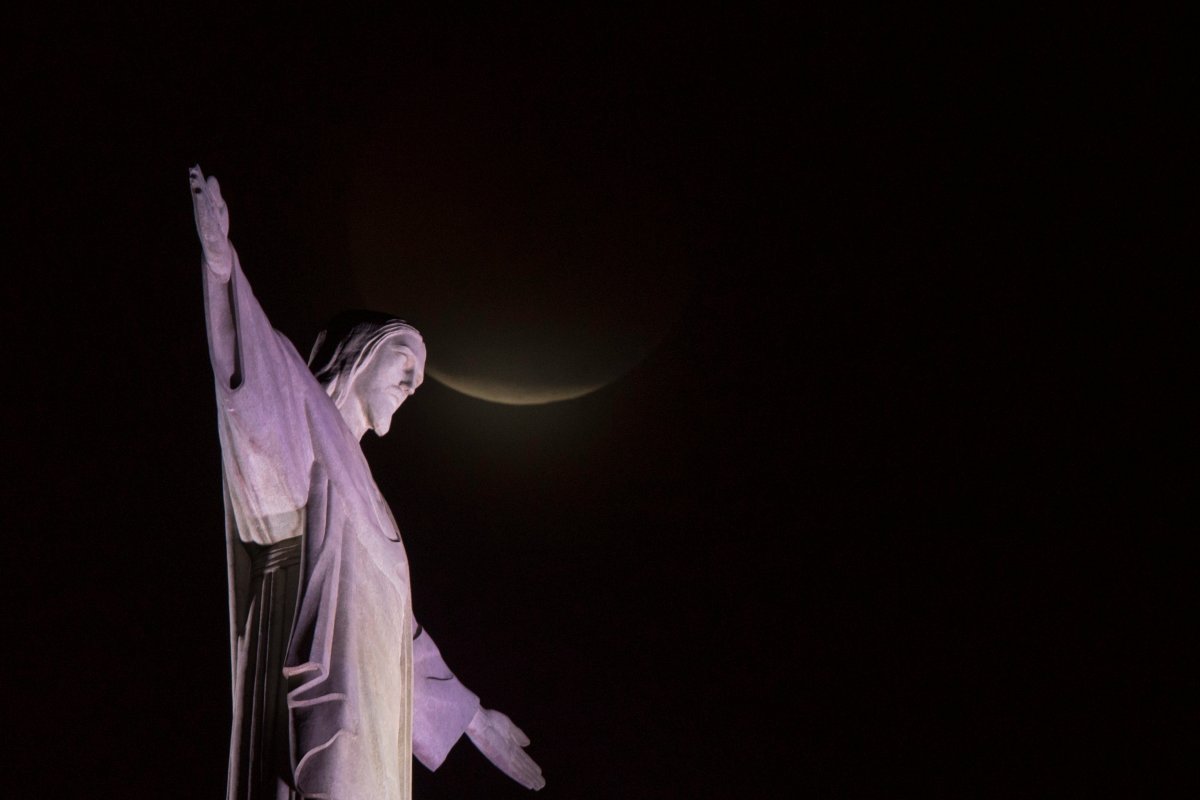 Here’s how the ‘super blood wolf moon’ eclipse looked across the world