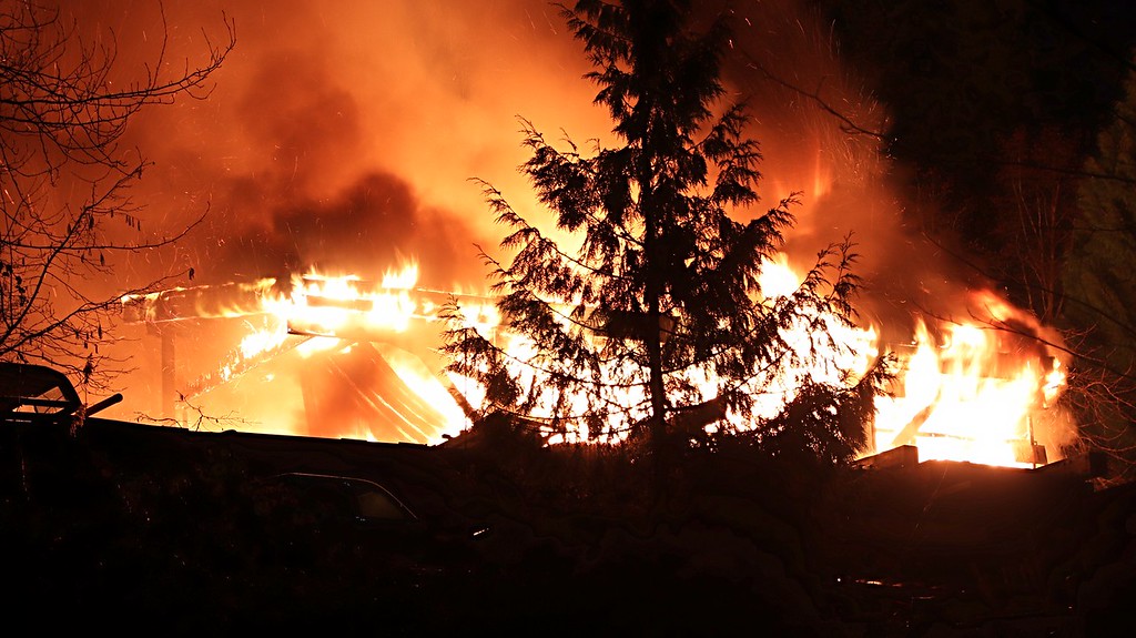 Burnaby fire crews contain storage shed fire near Kinder Morgan tank facility - image