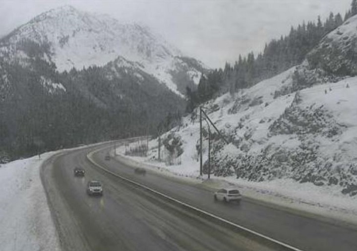 A snowfall warning is in effect for the Coquihalla Highway. Environment Canada expects accumulations of up to 25 cm by Saturday evening.