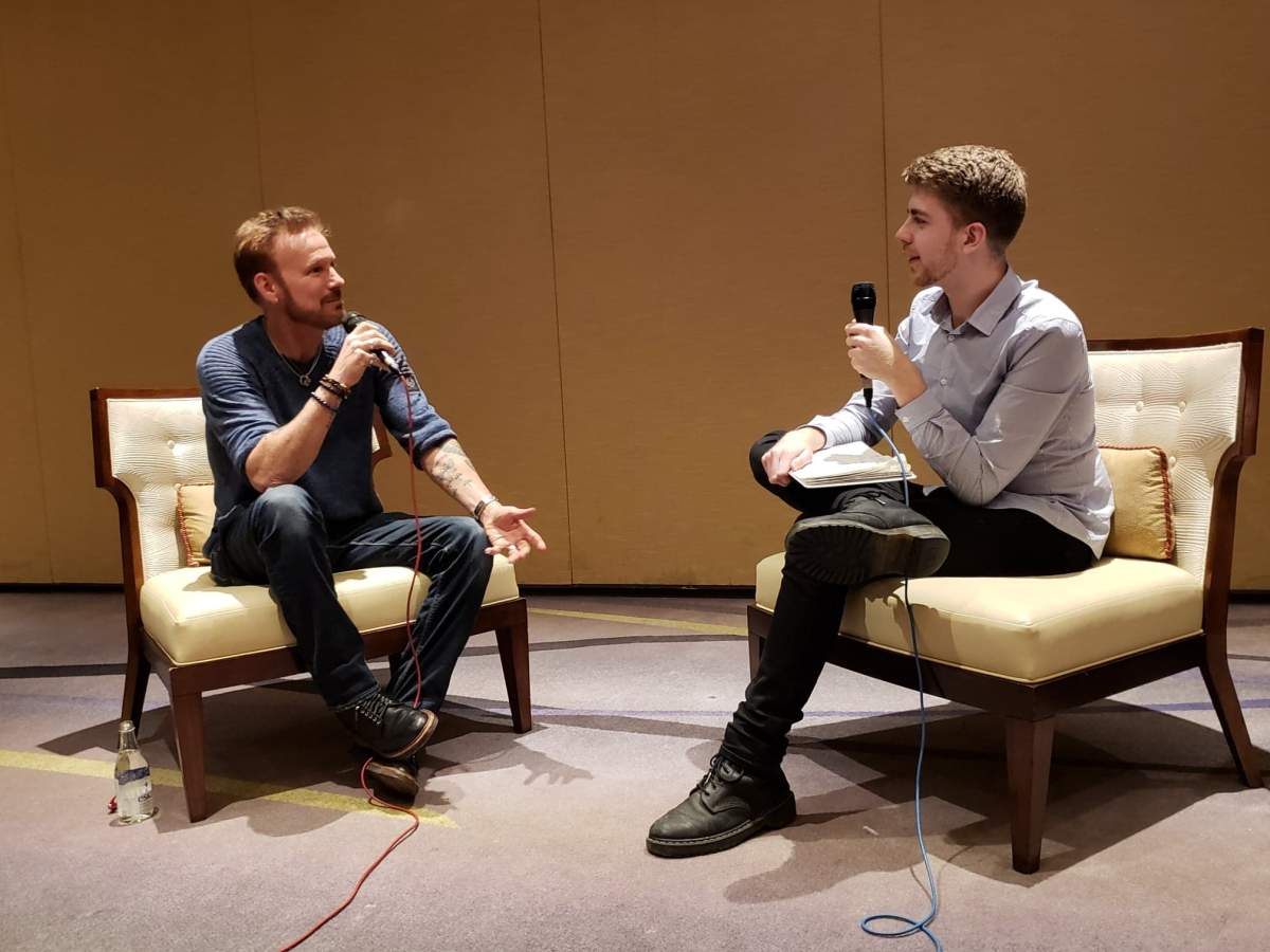 (L-R) Corey Hart with Global News journalist Adam Wallis on Jan. 21, 2019.