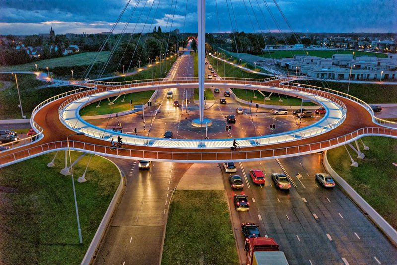 Designer Adriaan 
Kok will share the story of the Hovenring, a suspended circular cycle bridge. 