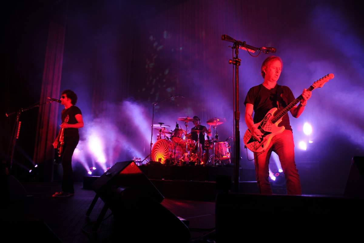 (L-R) William DuVall, Sean Kinney and Jerry Cantrell of Alice in Chains perform at Hard Rock Live on Aug. 11, 2015, in Hollywood, Fla.