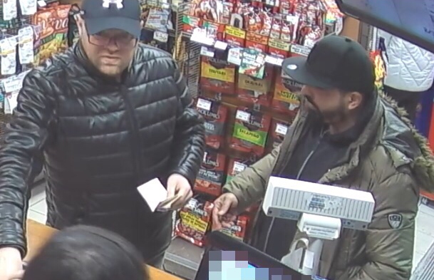 Police are seeking to identify two suspects in connection with a theft investigation in Barrie.