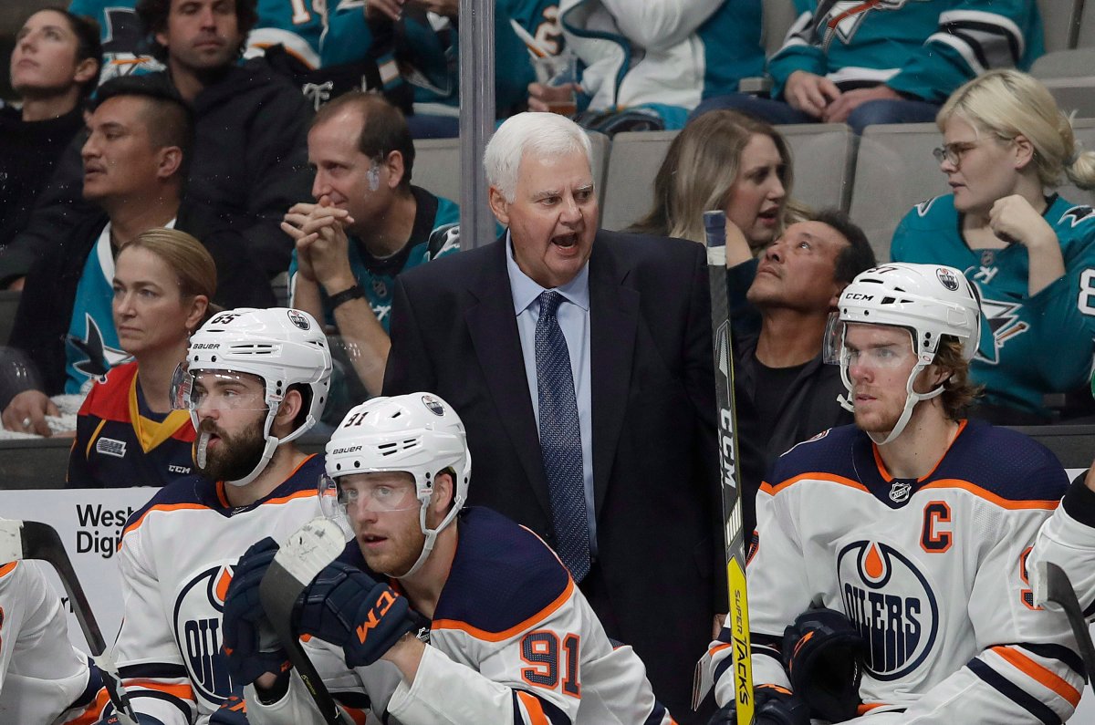 Edmonton Oilers head coach Ken Hitchcock talks to his players during the second period of an NHL hockey game against the San Jose Sharks in San Jose, Calif., Tuesday, Nov. 20, 2018. 