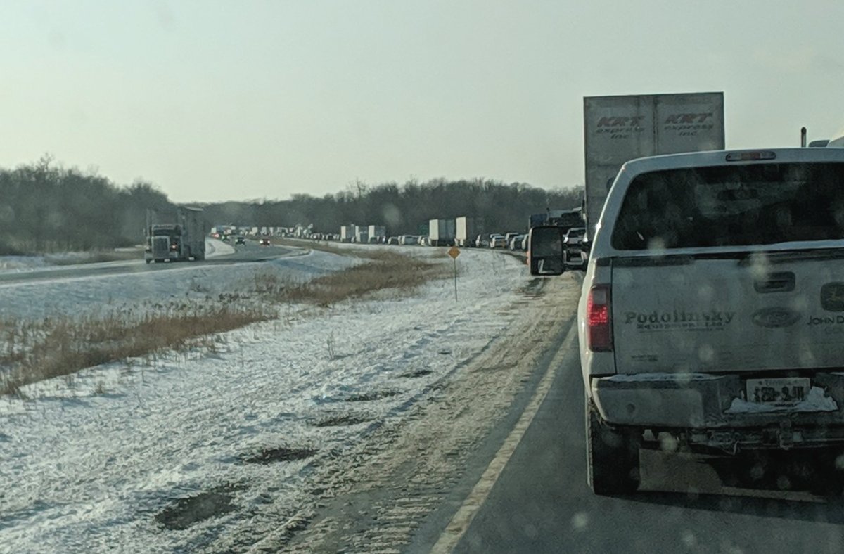The closure caused significant delays along the 401 in the middle of rush hour.