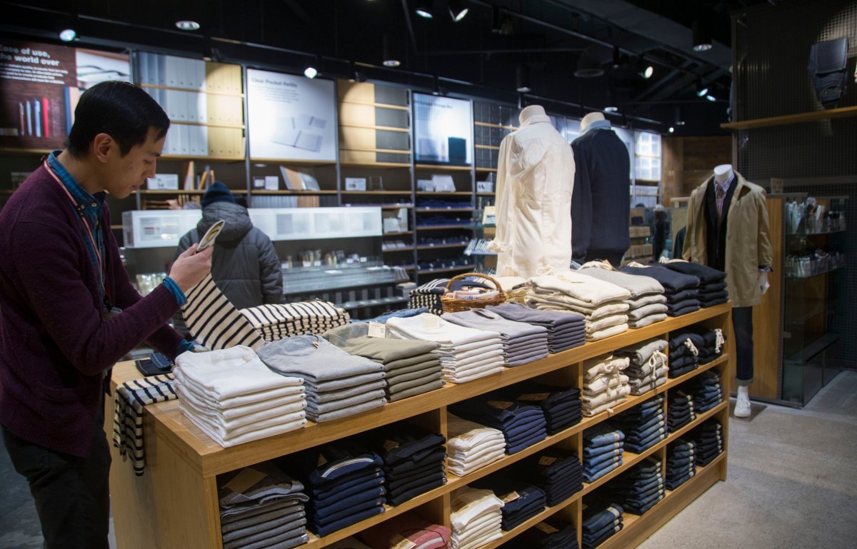 Japanese clothing retailer Uniqlo to open 2 flagship shops in Toronto