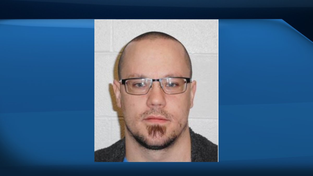 Police are seeking to locate 31-year-old Daniel Ouellette, a federal offender who is wanted on a Canada-wide warrant.