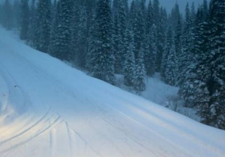Road conditions at Pine Pass along Highway 97, north of Mackenzie Junction at the Powder King access road. Elevation: 914 metres.