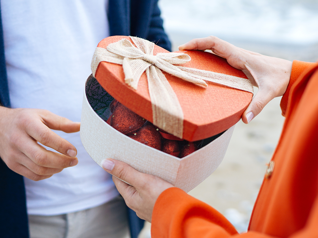 According to a recent U.S. survey, those celebrating February 14th are expected to spend “a record amount” this year.