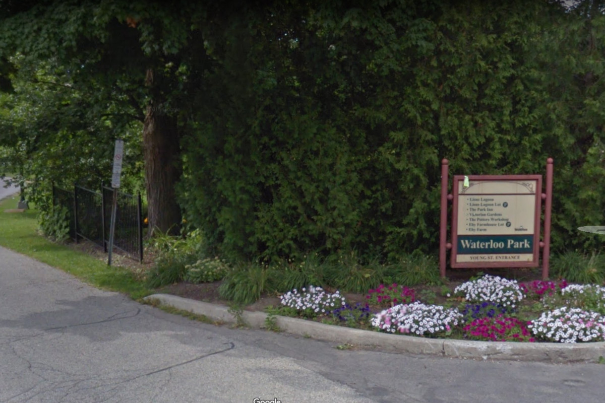 The Young Street entrance to Waterloo Park.