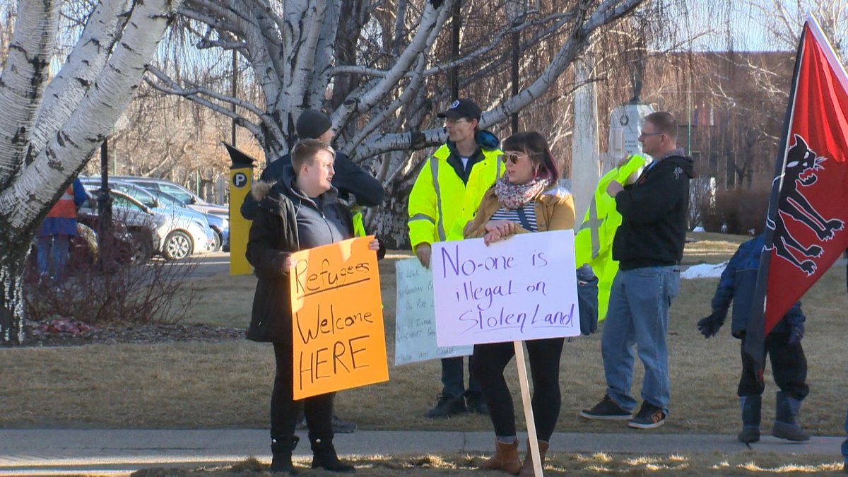 Yellow Vest protestors and migration supporters set up rallies side by side for the third straight week in Lethbridge.