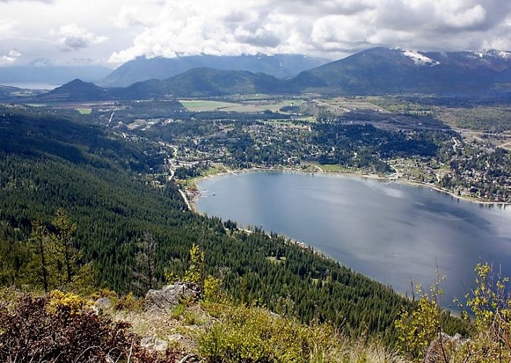 The Columbia Shuswap Regional District says it will be asking the province to fund a study “examining the potential creation of a new municipality” between Blind Bay and Sorrento.