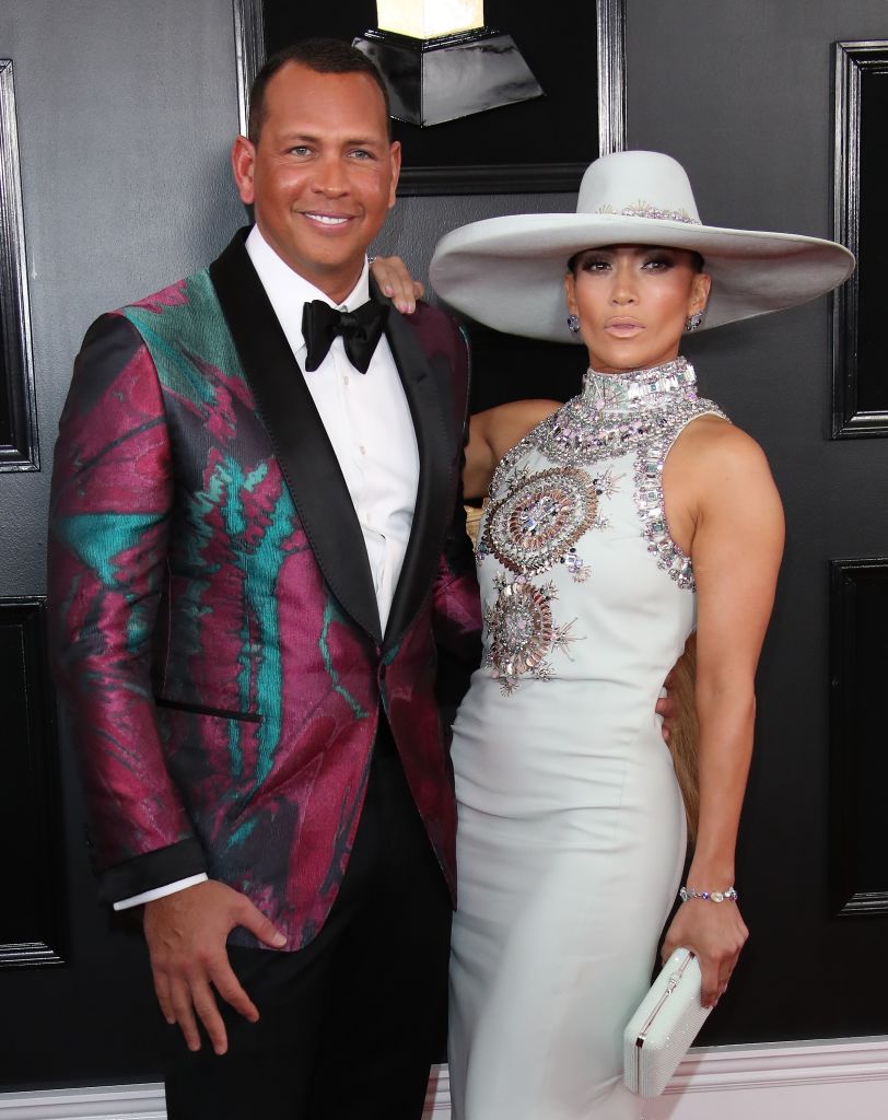 Jennifer Lopez brings the glitz to the Oscars 2019 red carpet - image