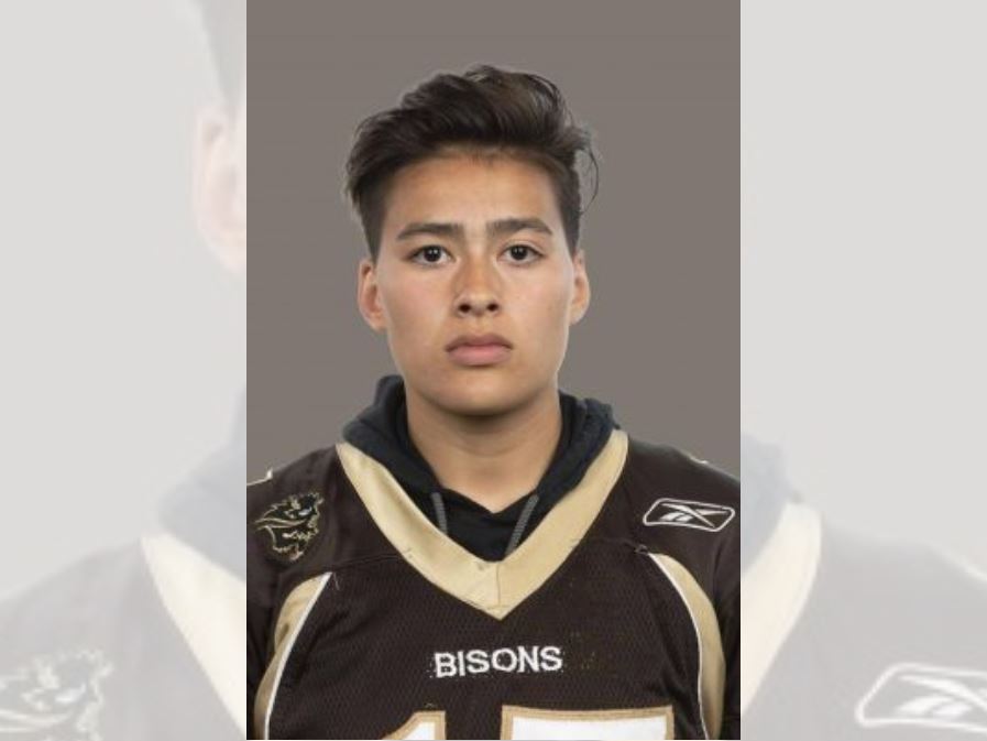 19-year-old Reina Iizuka, a red-shirt defensive back for the U of M Bisons, is believed to be the first woman to appear on a U Sports football roster.