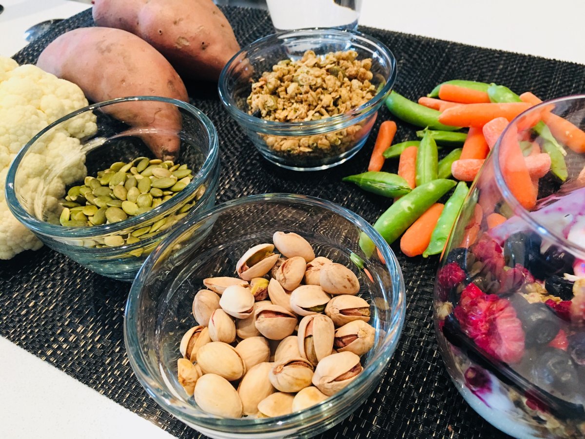 How to eat delicious Super Bowl snacks and follow Canada’s new Food