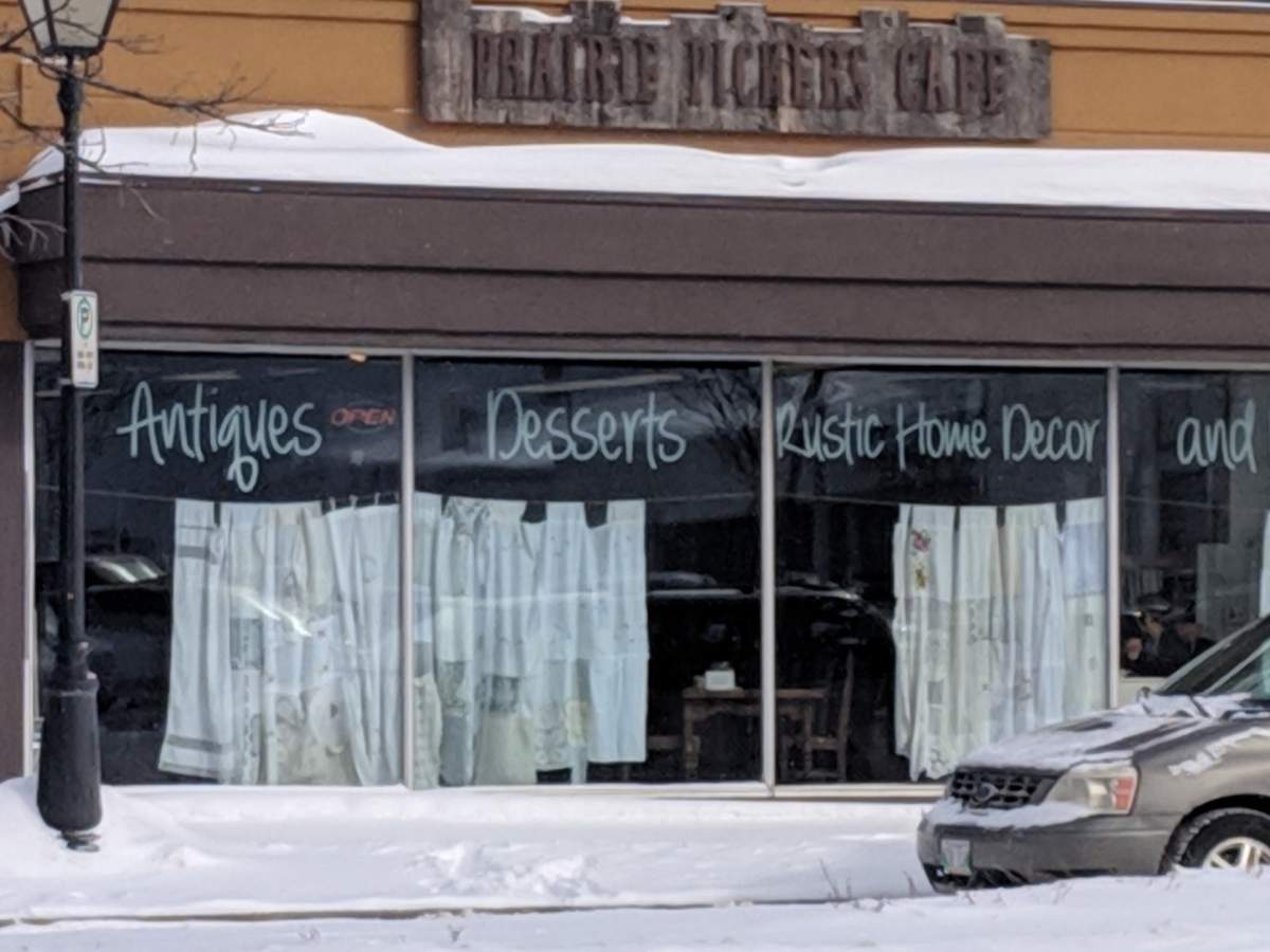 This antique store in Steinbach is seeking to deliver a letter written by a soldier injured at Vimy Ridge, 100 years after the fact.