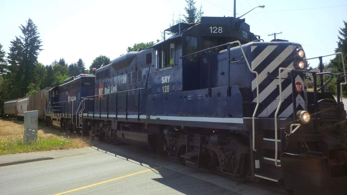 The Capital Regional District mayors want immediate action on rail connection between Victoria and Langford. 