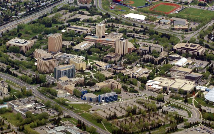 The campus of the University of Calgary, Saturday May 29, 2004. The University of Calgary is introducing a seven-week online course to improve concussion prevention, detection and management. 