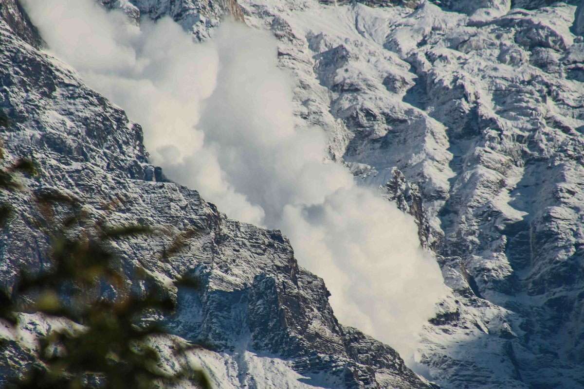 An early morning avalanche captured by Maureen Barlin.