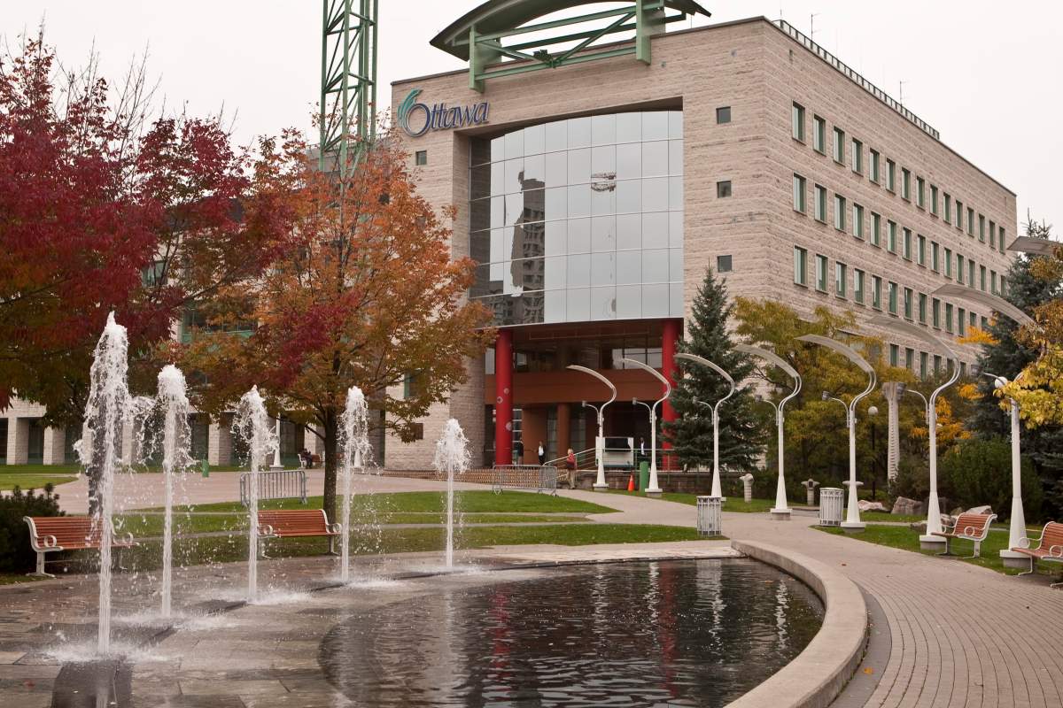 The Ontario government released its annual "sunshine list" on Wednesday and 3,829 city of Ottawa employees made the list in 2018.