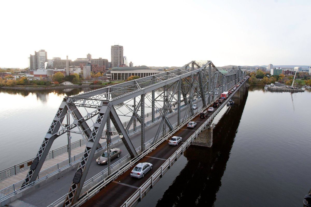The Alexandra Bridge is closing to vehicle traffic for the first four months of 2021, but will remain open for pedestrians and cyclists.