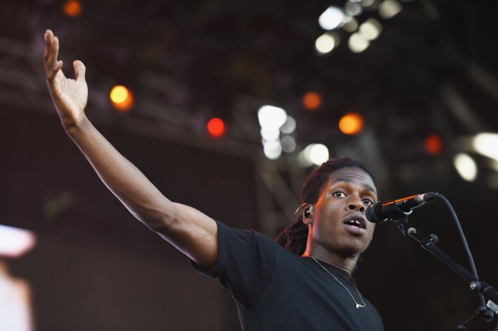 Daniel Caesar apologizes for controversial comments about race ...