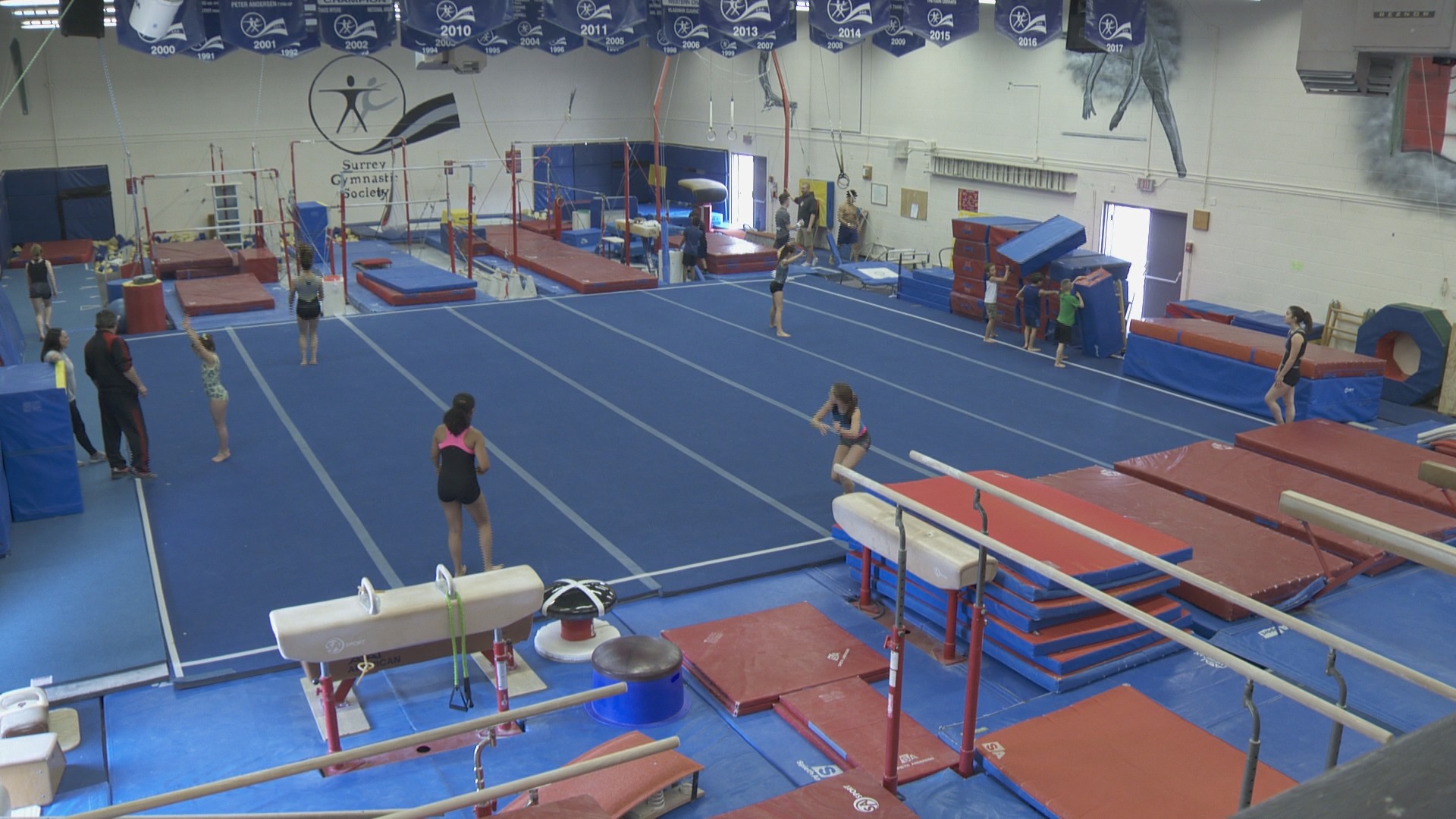 клуб за гимнастика на Surrey казва че може да се