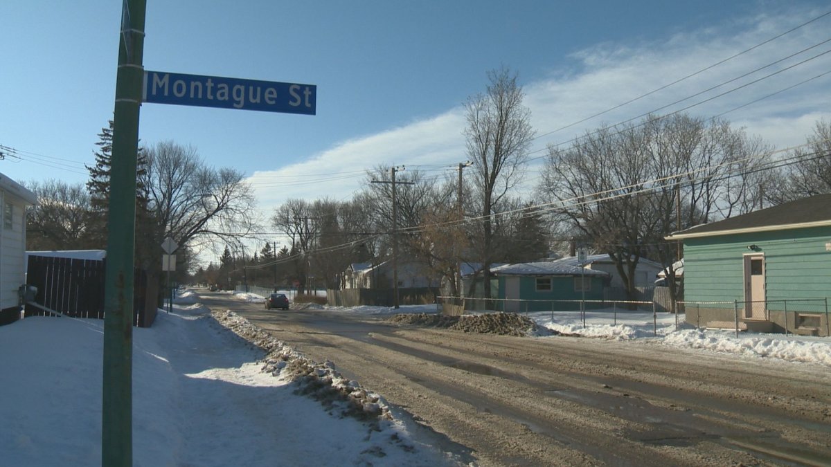 Regina police a 23-year-old man was shot Saturday morning and is in hospital with serious injuries. 