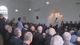 Continue reading: Community fills Saint John mosque to honour victims of New Zealand shootings, Halifax fire