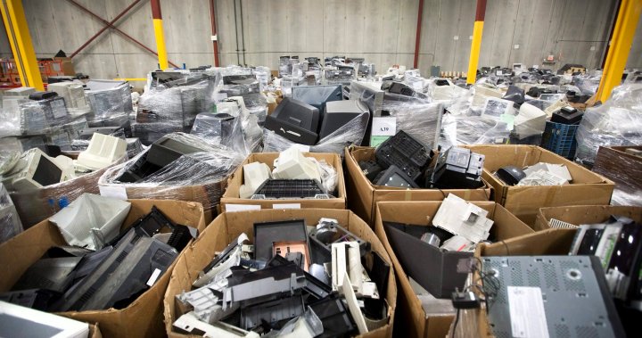 „Не е необходимо да добиваме нов материал“: Manitoba group призовава жителите да рециклират стара електроника
