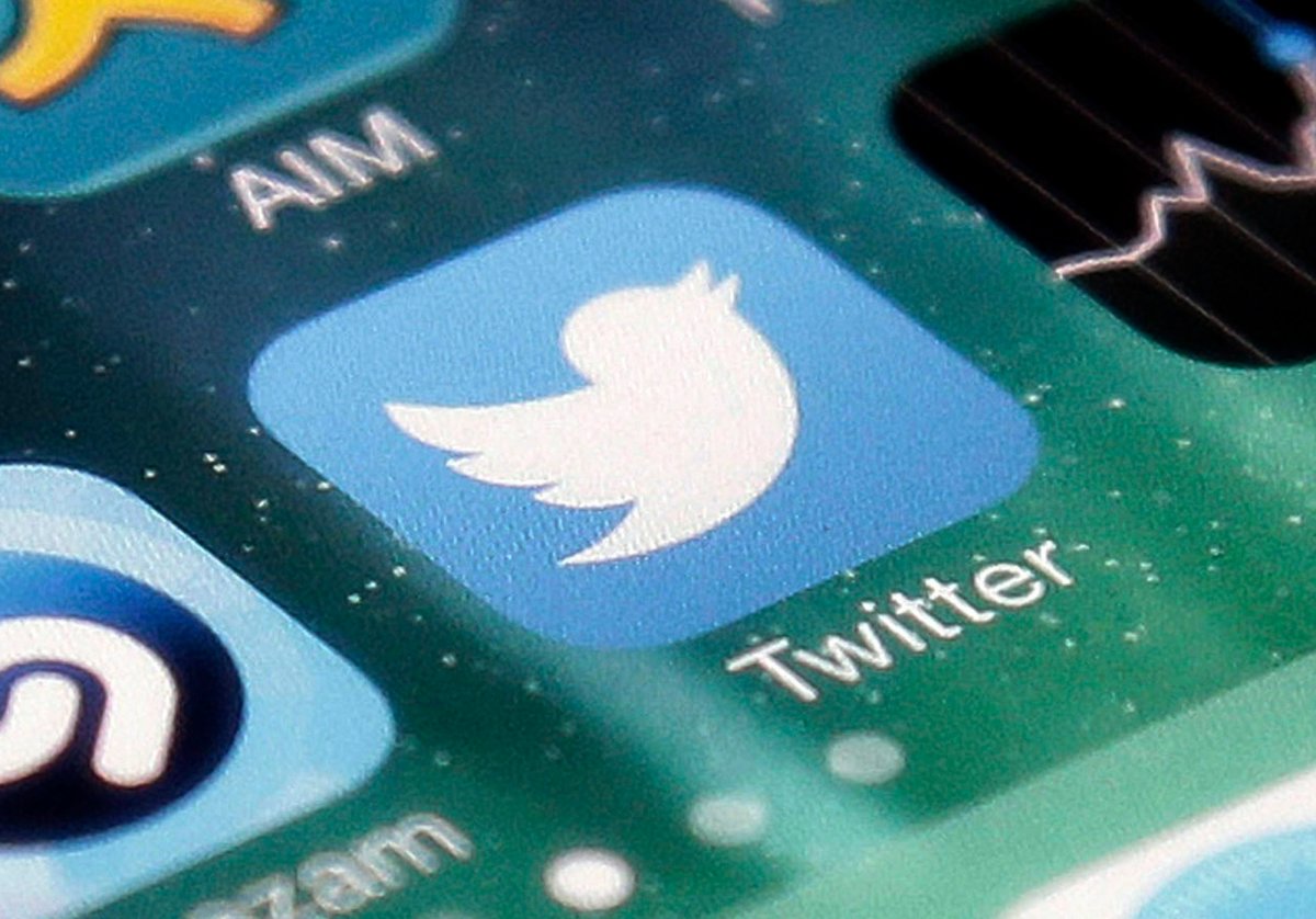 Certain keywords linked to vaccines or vaccination in the Twitter app will now prompt a link to the federal government health website.