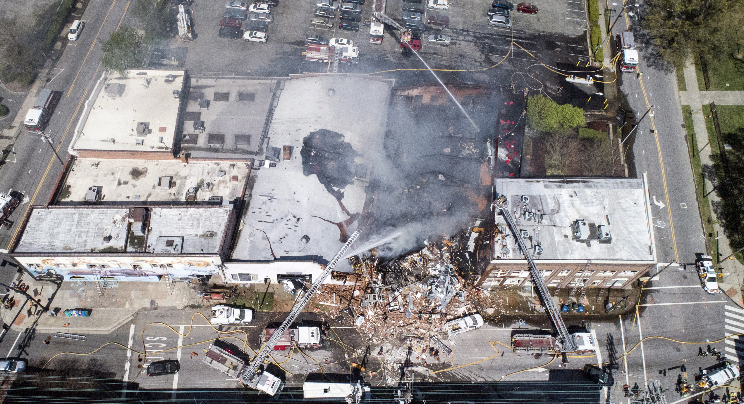 1 Dead After Gas Leak Explosion Levels Building In North Carolina ...