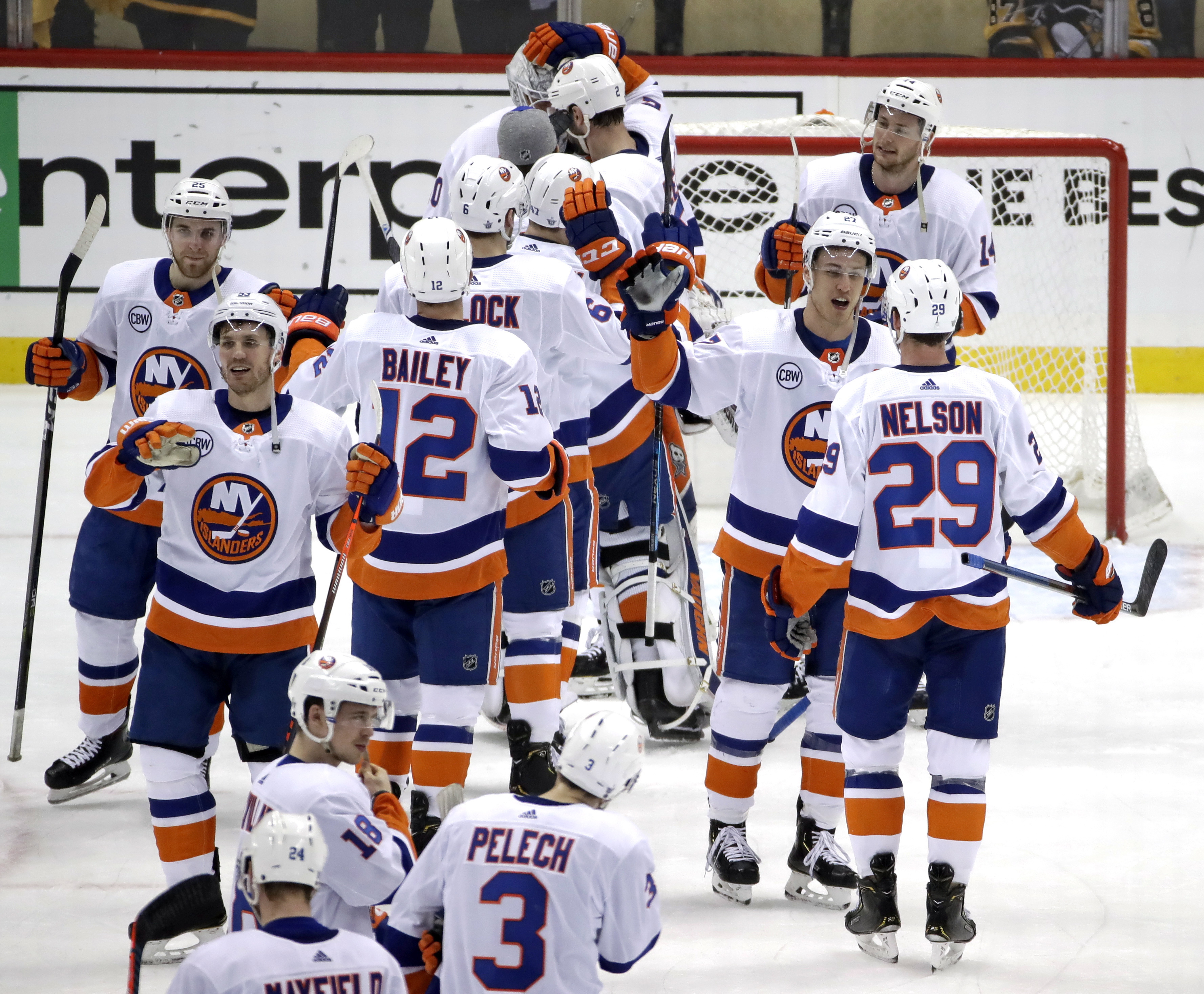 New York Islanders Finish Off Pittsburgh Penguins 3-1 For Stunning ...