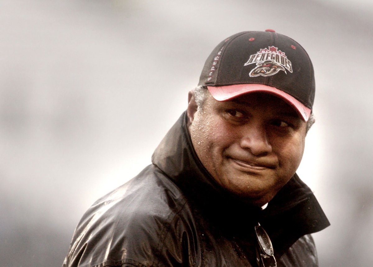 The Ottawa Redblacks announced Monday that they have named former Renegades head coach Joe Paopao their running backs coach.
