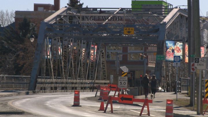 Police are enforcing the five-tonne weight restriction on Calgary's 9 Avenue S.E. bridge with hefty fines this spring.