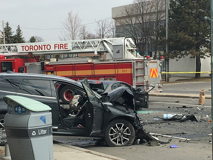 1 dead, 2 injured after multivehicle crash in Toronto’s east end