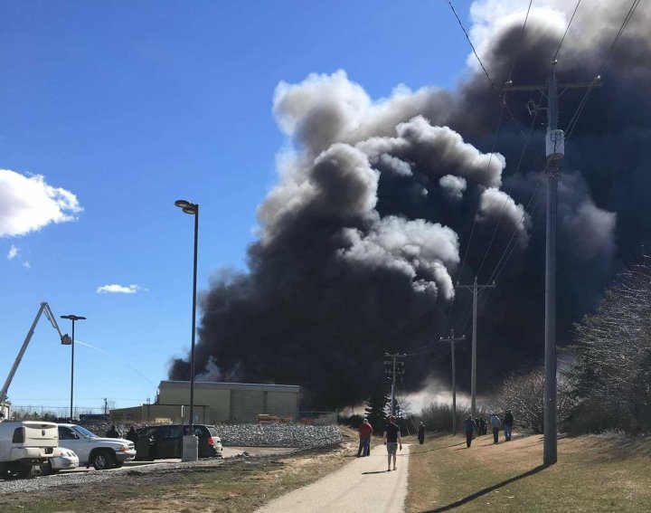 Large industrial fire in Red Deer prompts nearby home evacuations