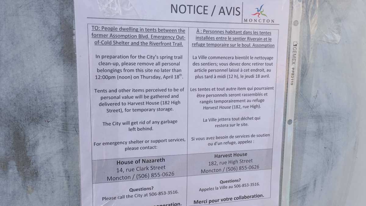 This notice was posted for “people dwelling in tents” behind the recently-closed emergency shelter on Assomption Boulevard