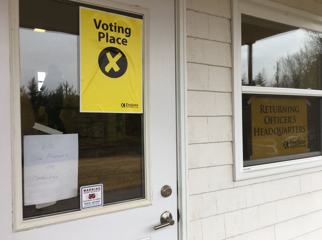 Bomb threat at polling location prompts pause in voting: Elections P.E.I. - image