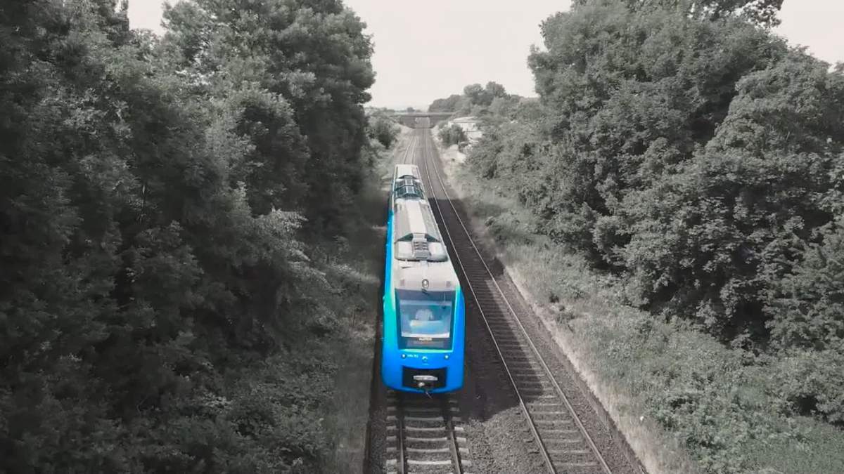 A group wants to revive an old interurban line using hydrogen power.